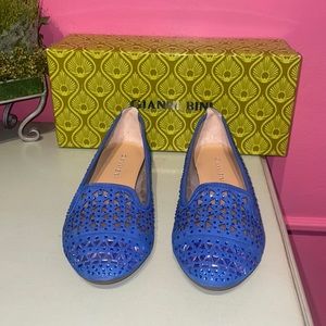 Gianni Bini blue flats